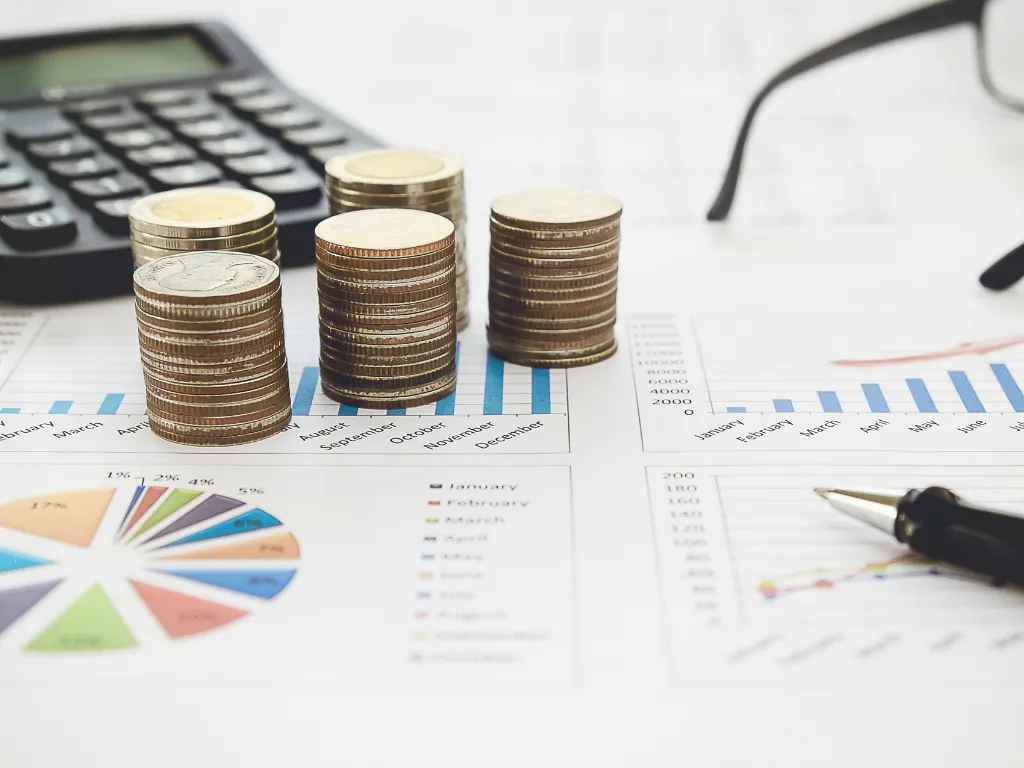 Analisi comparativa tra SAP Banking, Oracle Financial Services e ERP personalizzati per il settore finanziario